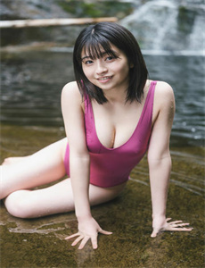 湖底的美女